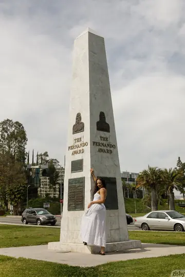 Thick Latina Lifts Her White Dress and Flashes Outdoors