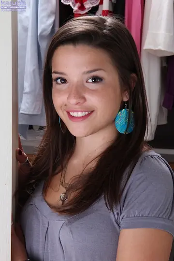 Veronica Berry – Ebony Brunette Undresses and Spreads Her Legs
