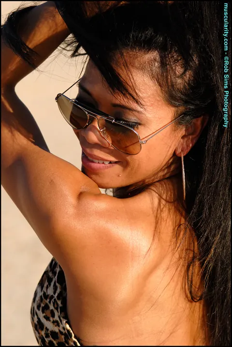 Alma Villanueva: Thick Asian Brunette Poses in a Bikini and Heels on Desert Rock – photo 15 of 15