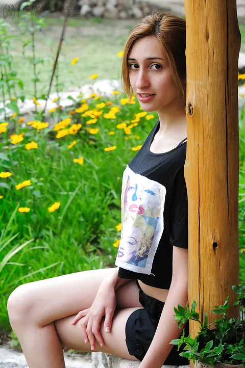 Hairy Woman Fingers Herself and Uses a Dildo Outdoors – photo 3 of 16