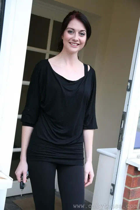 Woman in Stockings Poses with Her Short Hair – photo 6 of 21