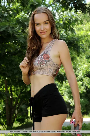 Thick European Brunette Strips Off Her Shorts Outdoors