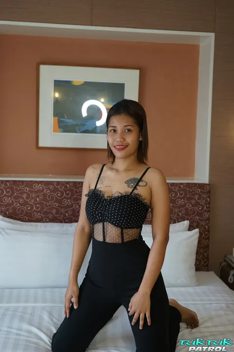 Thick Thai Babe Sucks and Rides Her Partner Before Spreading – photo 3 of 21