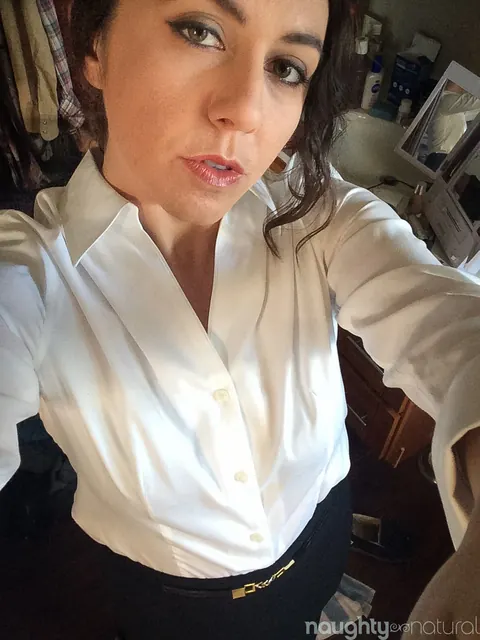 Nikki Silver: Brunette in Panties Selfie Shows Her Hairy Pussy – photo 20 of 20