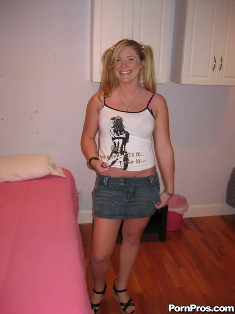 Hayden Night: Blonde Strips, Kisses Partner and Fingers Her Pussy – photo 12 of 17