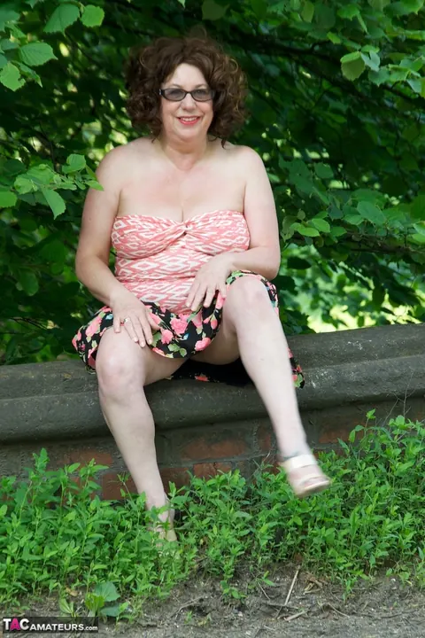 Speedy Bee: Mature British BBW Shows Her Big Natural Tits in Heels and a Skirt – photo 16 of 16