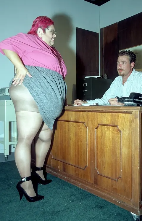 BBW with Big Tits and Glasses Fucks Her Boss in the Office – photo 17 of 21