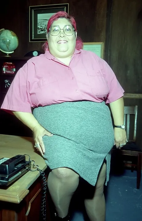BBW with Big Tits and Glasses Fucks Her Boss in the Office – photo 11 of 21