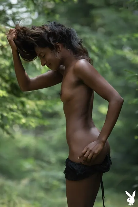 Nirmala Fernandes: Ebony Woman Strips Naked in the Forest – photo 10 of 20