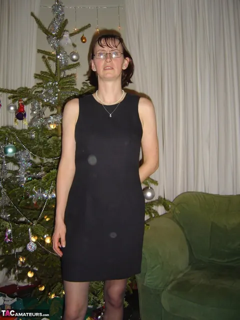 Busty MILF in Glasses and Stockings Takes a Creampie – photo 1 of 20