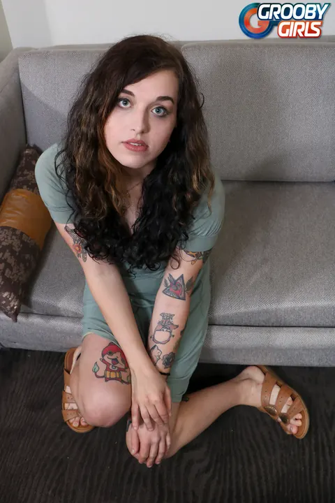 Trans Woman Slips Out of Her Dress to Pose Nude – photo 4 of 16