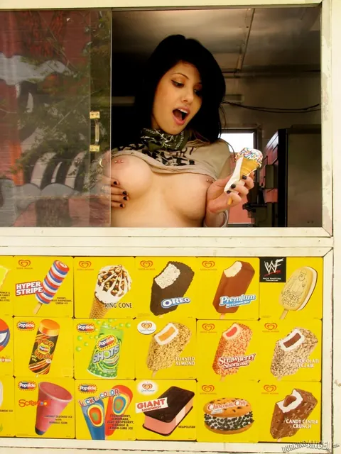 Busty Woman Strips and Spreads by a Truck Outdoors – photo 15 of 17