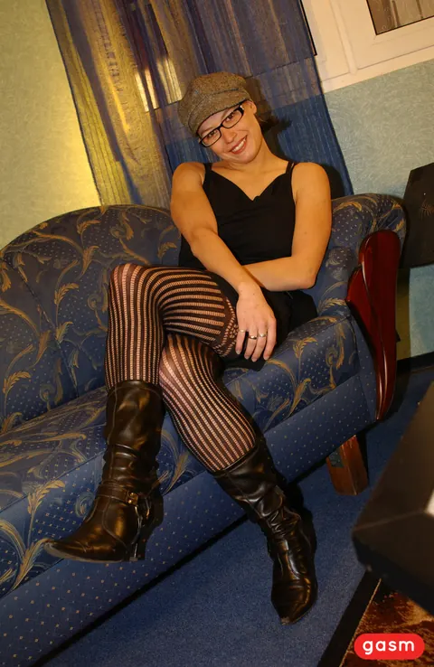 German Blonde Gets Fucked on the Sofa – photo 12 of 21