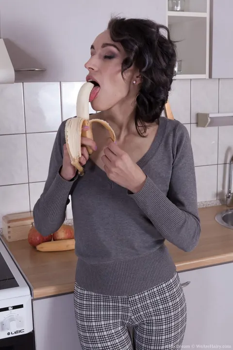 Cleo Dream: Curly Brunette PAWG Bares Her Bush in the Kitchen – photo 2 of 21