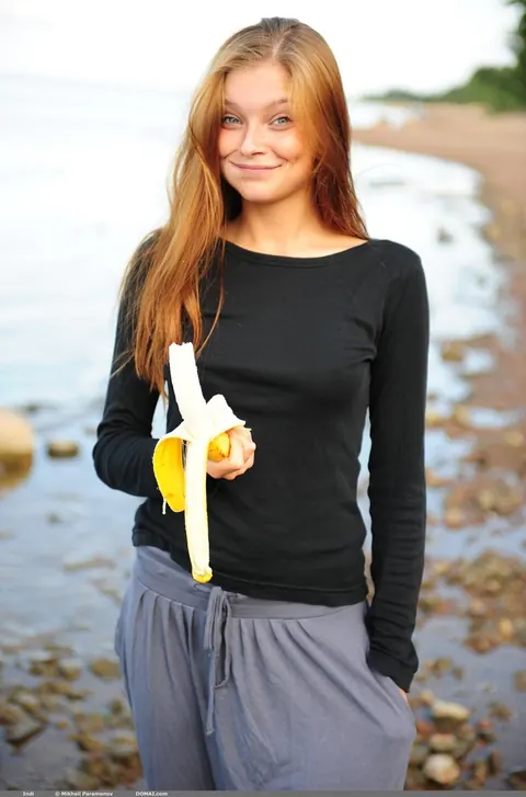 Pale Redhead Spreads Her Pussy Outdoors – photo 16 of 21