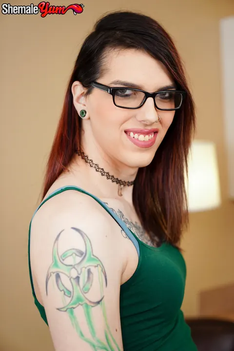 Trans Woman Peels Off Her Lingerie and Poses Nude Fully – photo 3 of 16