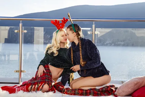 Milena D Sunna: Blonde Undresses and Kisses Partner Outdoors – photo 2 of 14