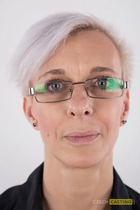 Belinda Bee: Tall Czech MILF Keeps Glasses On While Stripping Naked – photo 1 of 15