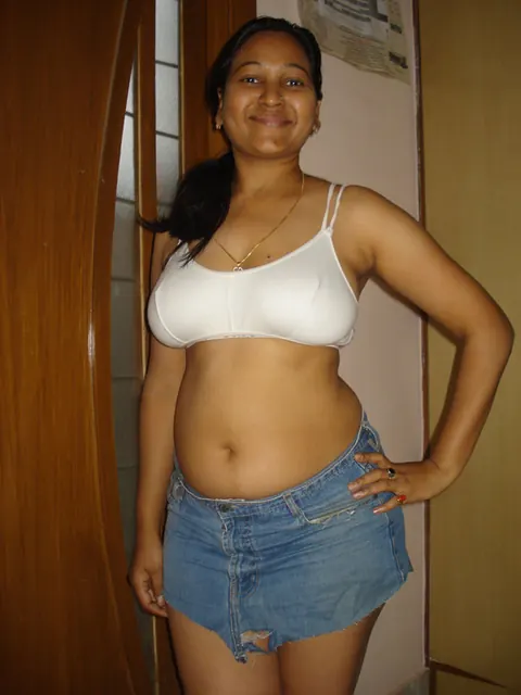 Indian BBW Frees Her Big Tits and Shows Panties – photo 10 of 10