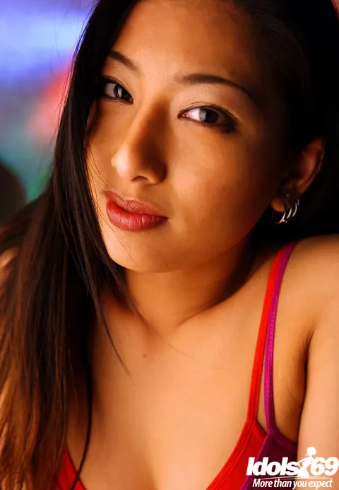 Ran Asakawa: Petite Asian Brunette Spreads in Lingerie – photo 7 of 16