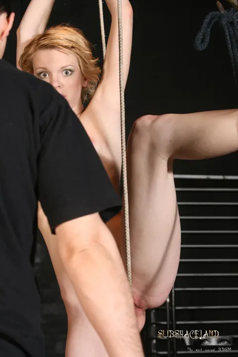 Candy Cat: Blonde Czech Women Suck and Kiss in Bondage Group – photo 18 of 20