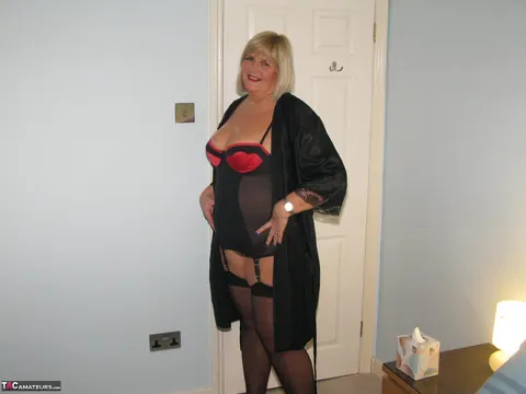 BBW MILF in Lingerie and Stockings Strips and Spreads Wide – photo 4 of 16