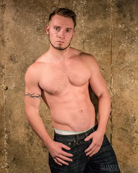 Thick Trans Woman Removes Her Jeans and Bares Her Big Ass – photo 12 of 15