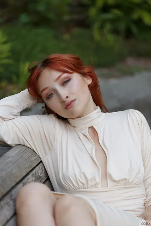 Lady Noire: Redhead in a Dress Lifts Hem and Flashes Her Pussy – photo 8 of 13