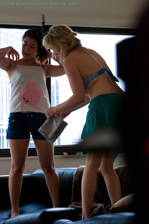Thick Lesbians in Lingerie and Skirts Lick and Finger Each Other – photo 13 of 16