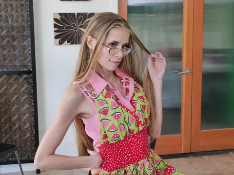 Kyaa Chimera: Tall Blonde MILF in Glasses Takes Anal in POV – photo 6 of 21