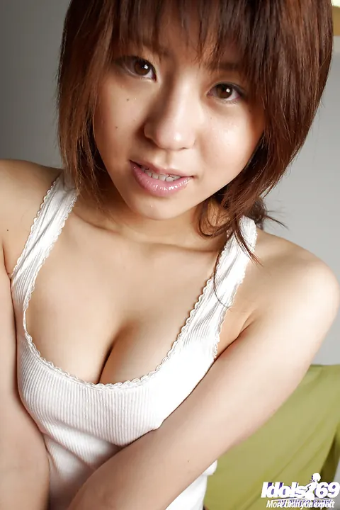 Haruka Tsukino: Thick Japanese Brunette Reveals Her Big Ass and Hairy Pussy on the Bed – photo 5 of 13