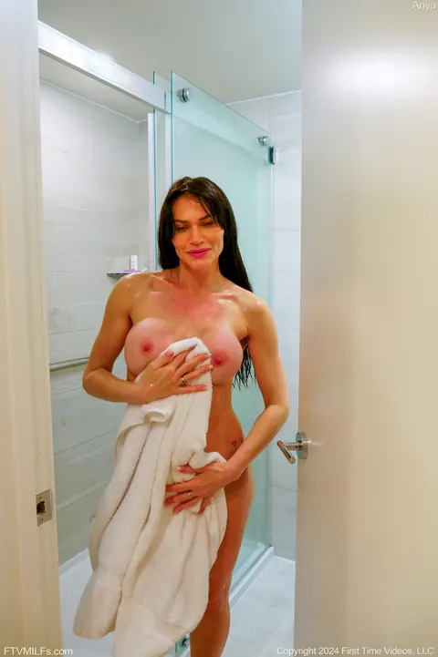 Busty MILF Spreads in the Hotel Shower – photo 14 of 21