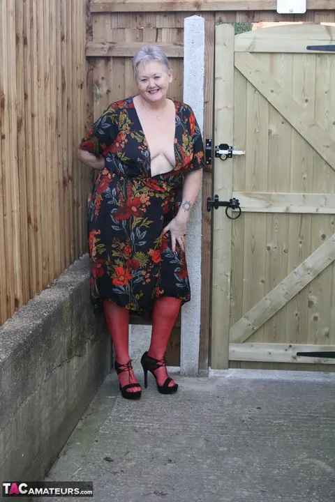 Valgasmic Exposed: BBW Redhead in Heels and Glasses Shows Her Big Ass – photo 1 of 20