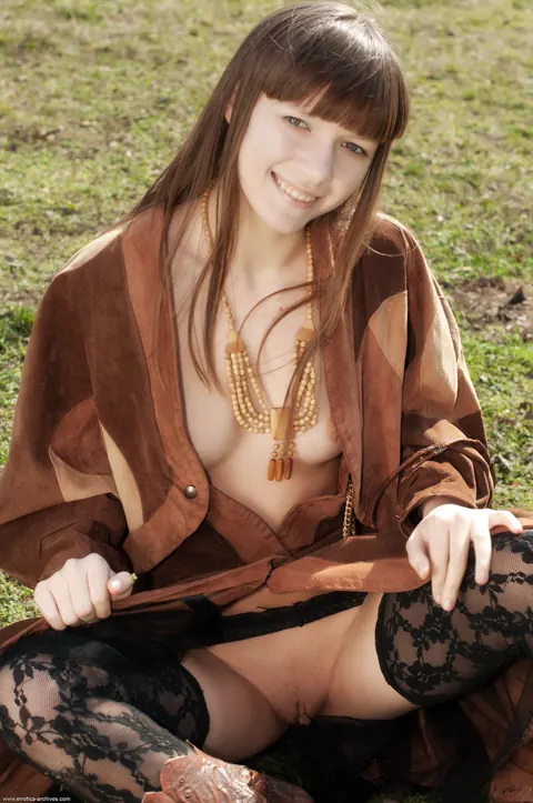 Red Eva: Petite Ukrainian Redhead Spreads Her Pussy Outdoors – photo 8 of 21