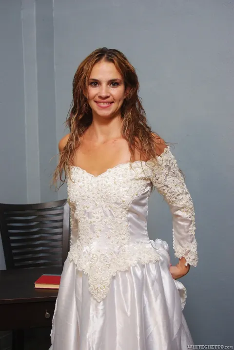 Sindy Rose: Thick Brunette Bride Has Threesome Sex – photo 10 of 15