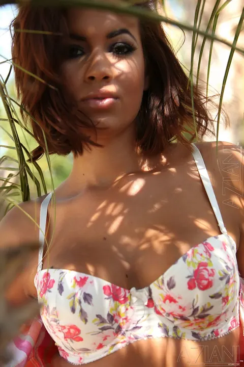 Isis Taylor: Latina Brunette Strips Out of Her Shorts and Panties Outdoors – photo 8 of 20