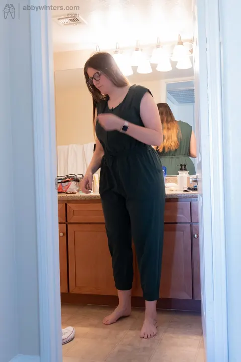 Australian BBW Changes Lingerie in the Bathroom – photo 15 of 20