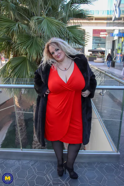Musa Libertina: Spanish Blonde MILF Poses Nude Outdoors with a Partner – photo 6 of 18