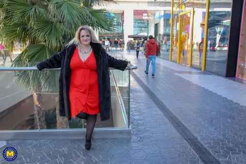 Musa Libertina: Spanish Blonde MILF Poses Nude Outdoors with a Partner – photo 4 of 18