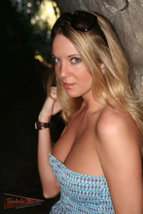 A J Bailey: Amateur Blonde MILF Flashes Panties and Spreads Outdoors – photo 5 of 16