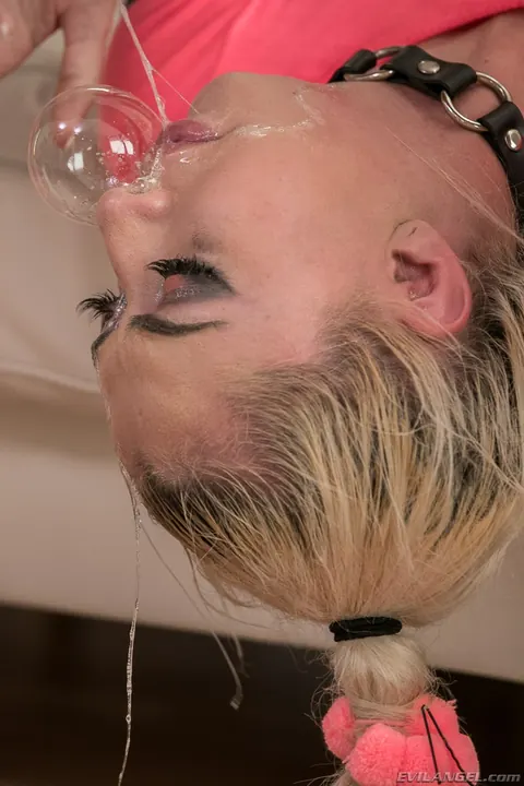 Jessica Jones: Hairy Blonde Squirts During Anal Fingering Before Facial – photo 13 of 21