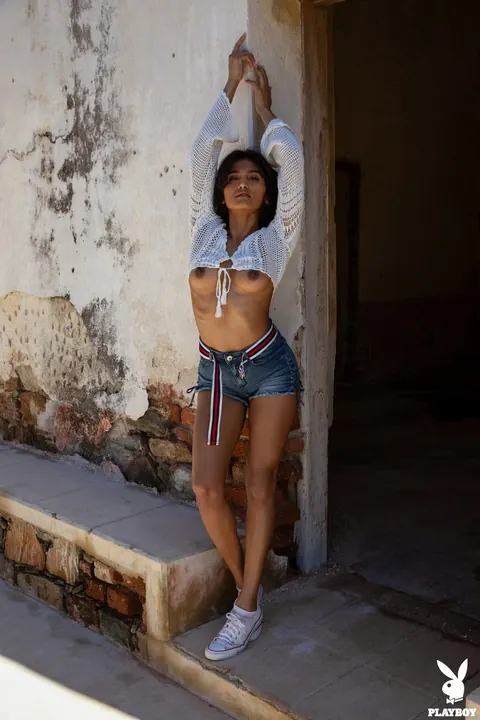 Angel Constance: Outdoors, a Mexican Brunette with Short Hair Flaunts Her Natural Tits – photo 15 of 16