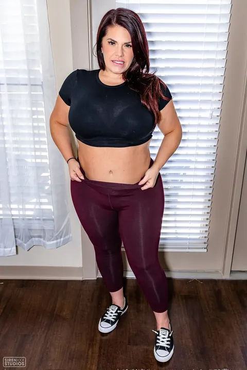 Jessica Jax: Chubby Redhead MILF in Yoga Pants Shows Off Her Big Tits and Ass – photo 6 of 20