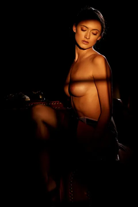 Deanna Greene: Brunette Strips Nude Posing Her Natural Tits – photo 14 of 21