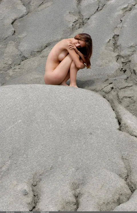 Marie Anne: Thick Brunette Shows Her Big Tits and Spreads Outdoors – photo 3 of 21