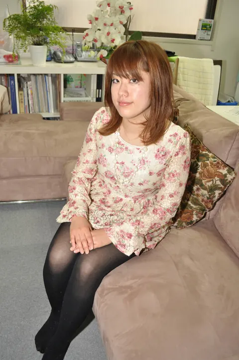 Flat-Chested Asian MILF Shows Her Hairy Pussy in the Bathroom – photo 6 of 21