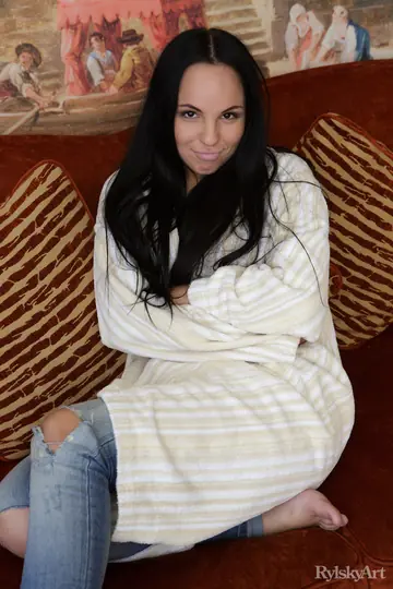 European Woman Strips Out of Her Ripped Jeans and Spreads