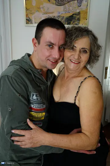 BBW MILF Strips Out of Her Dress for Anal Doggy in High Heels