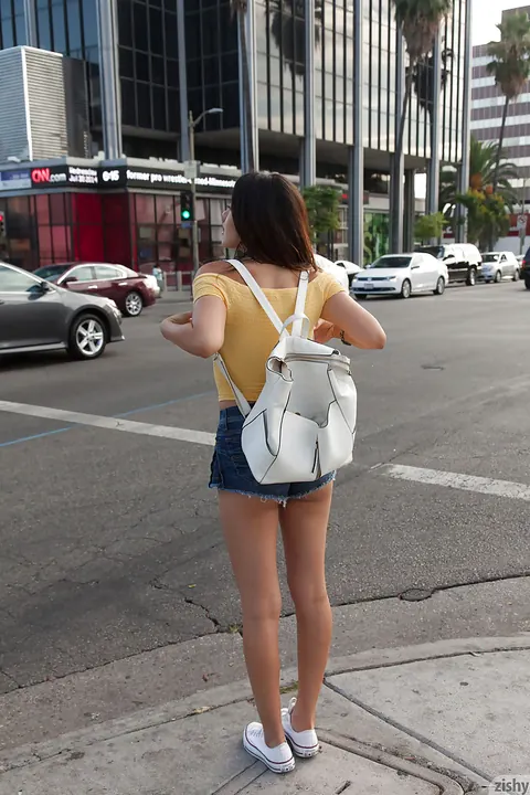 Lizbette Huerta: Latina PAWG in Shorts and Glasses Bends Over Outdoors – photo 8 of 11