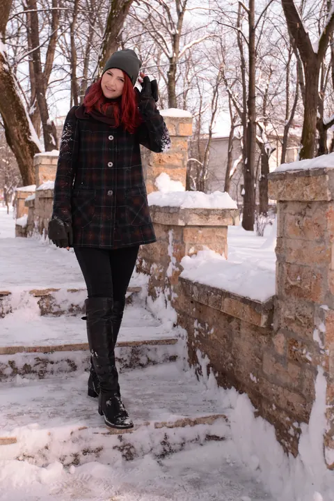 Redhead Strikes Poses Outdoors While Staying Clothed – photo 16 of 17
